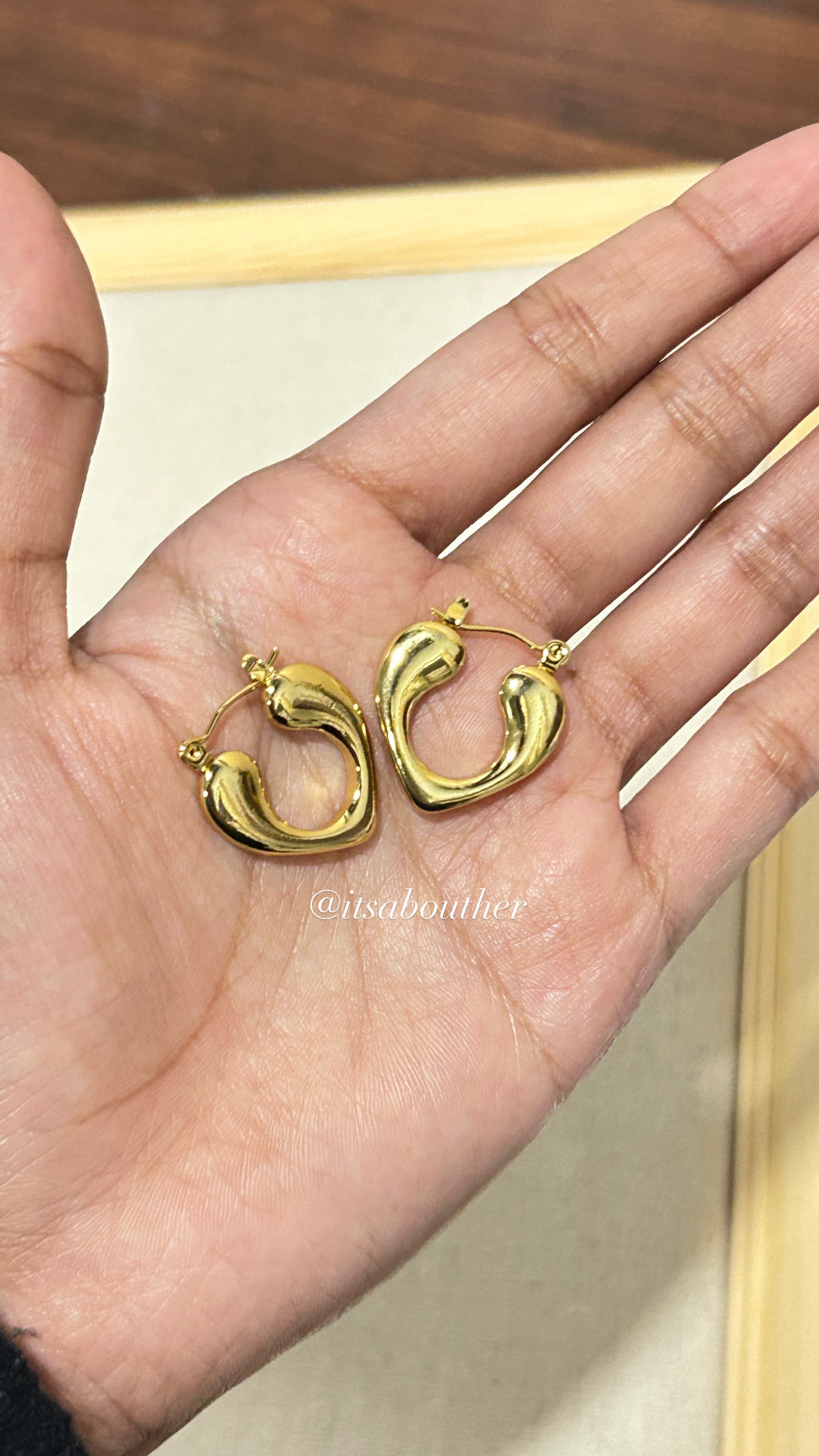 Dainty Hoop 20