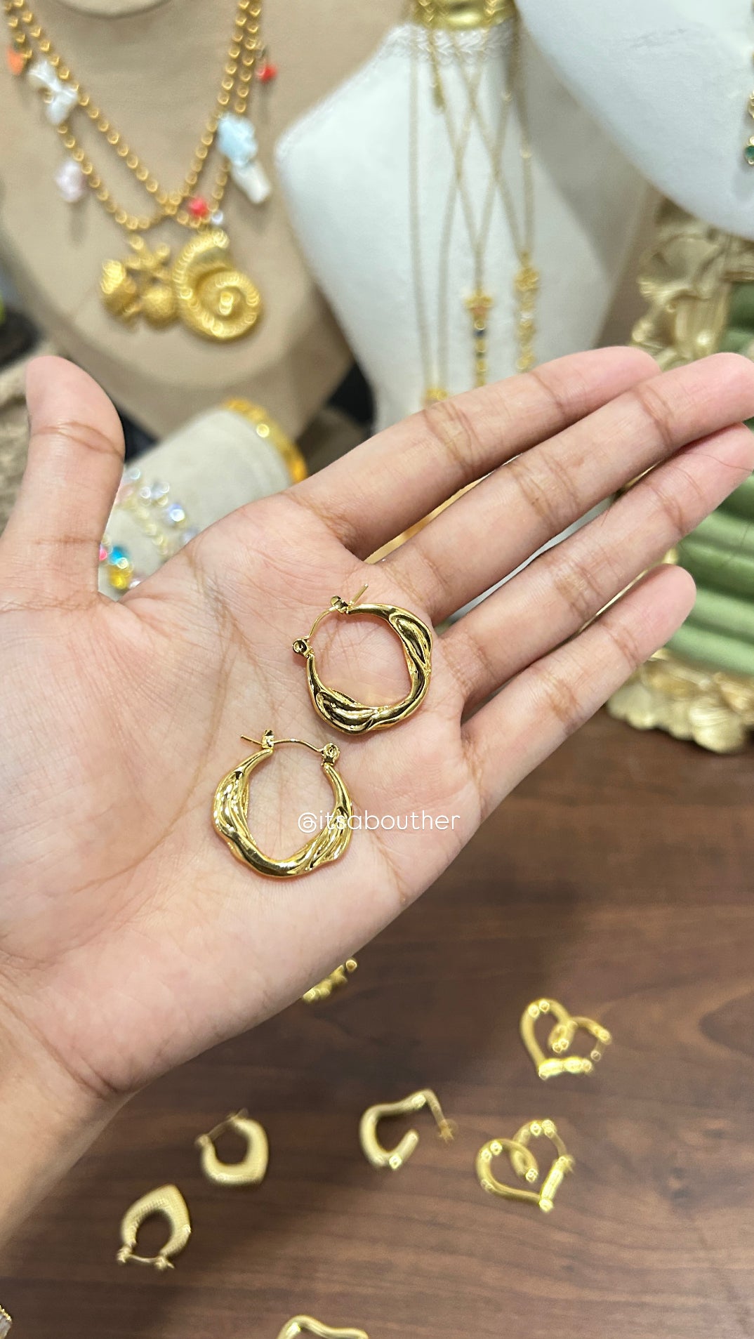 Dainty Hoop 27
