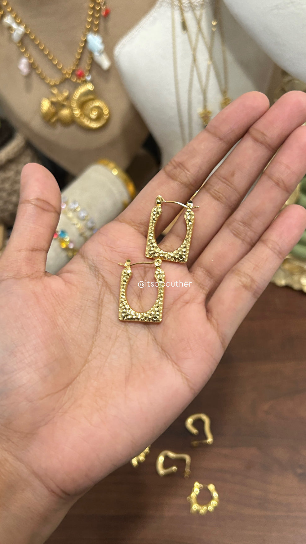 Dainty Hoop 31