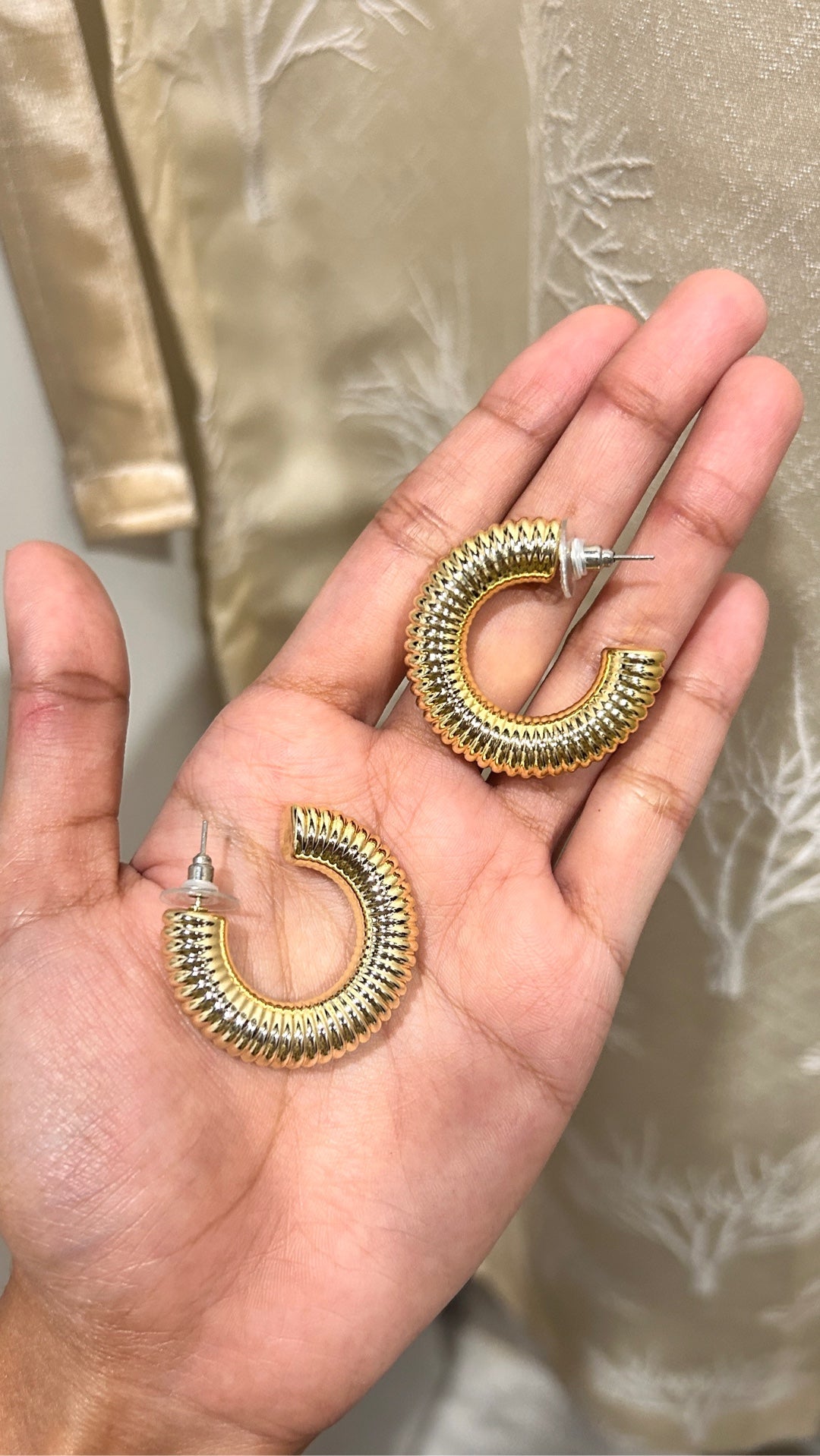 Twisted Hoop