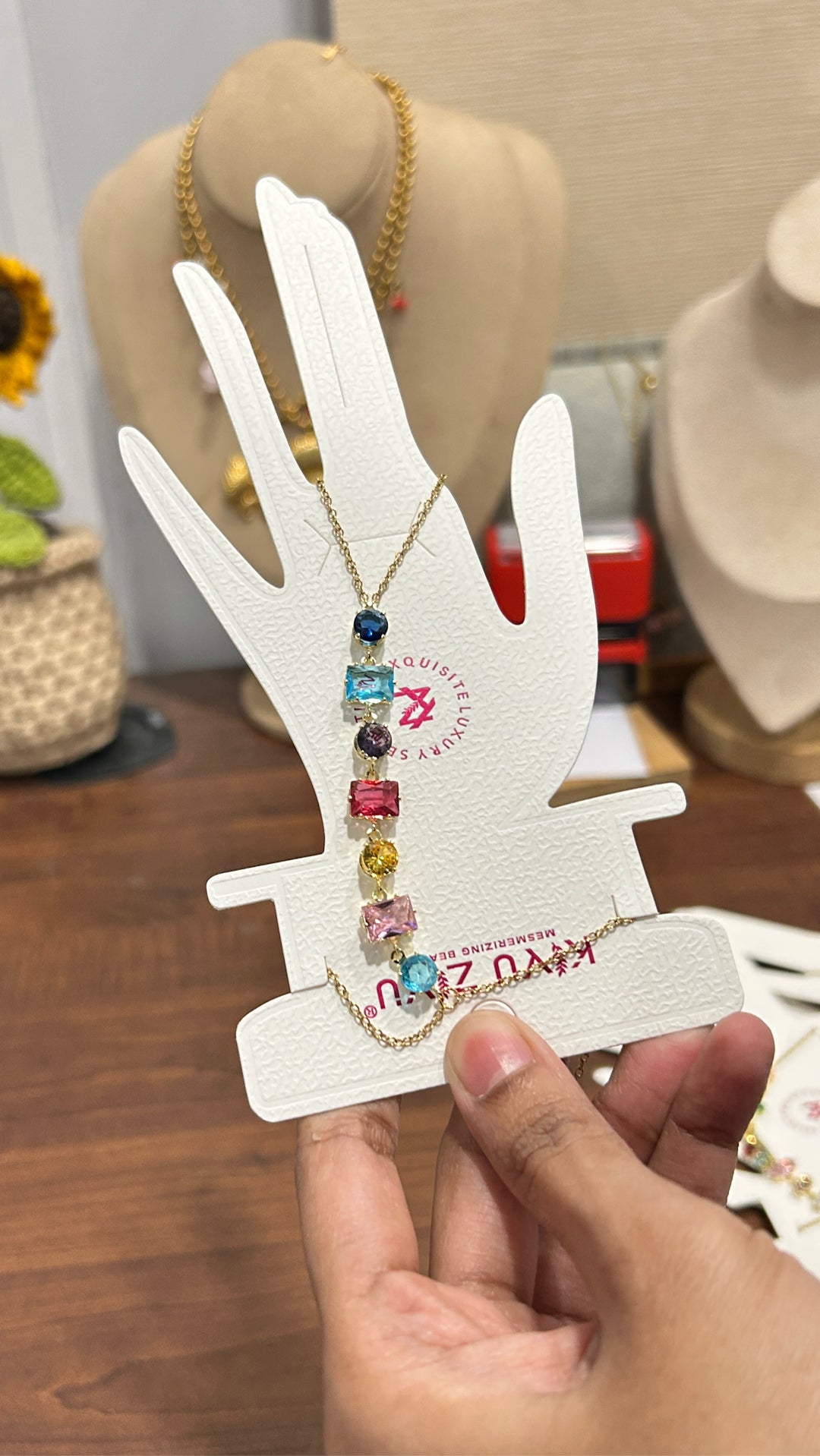 Multi Crystal HandChain 1