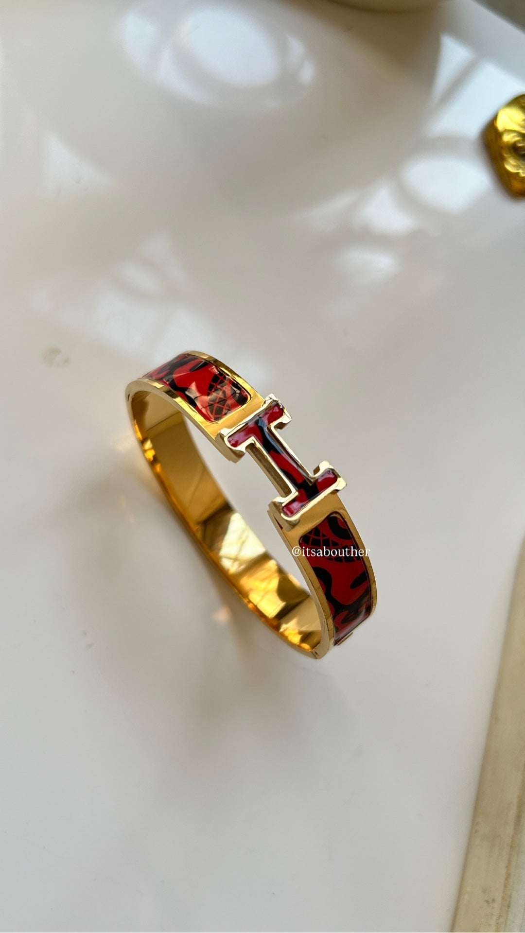 RedBlack Asymmetric Design Kada