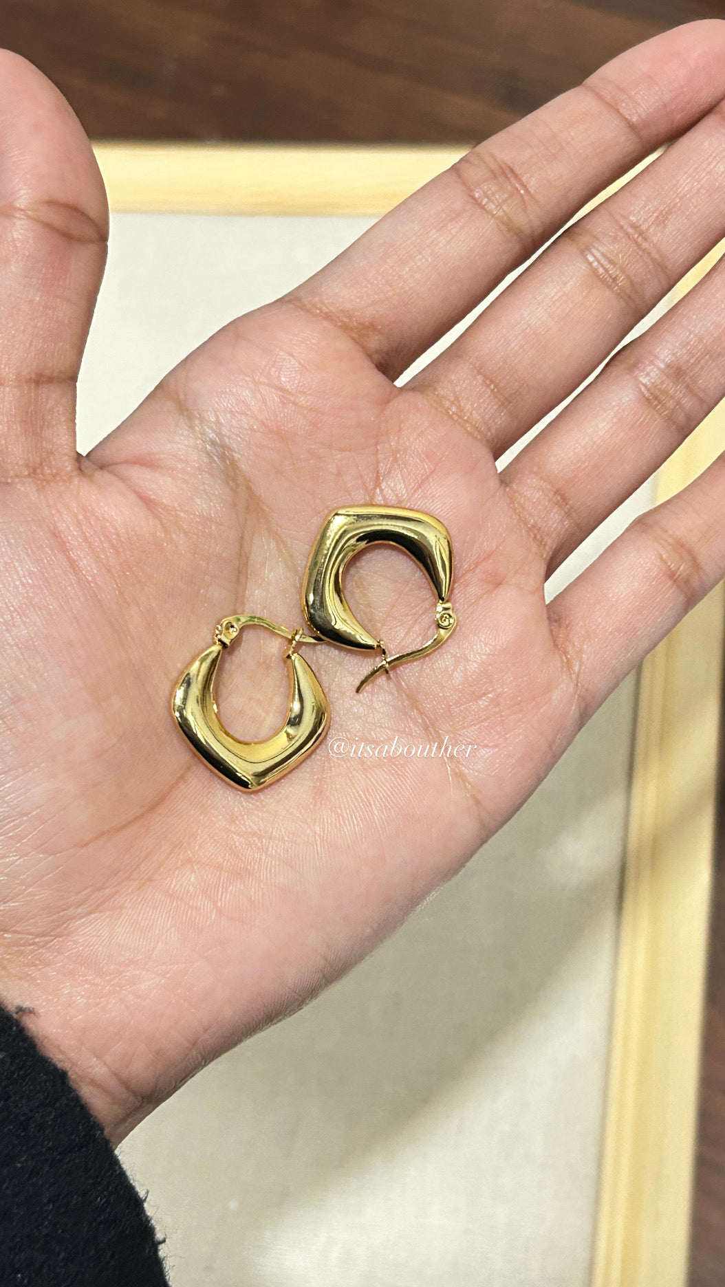 Dainty Hoop 19