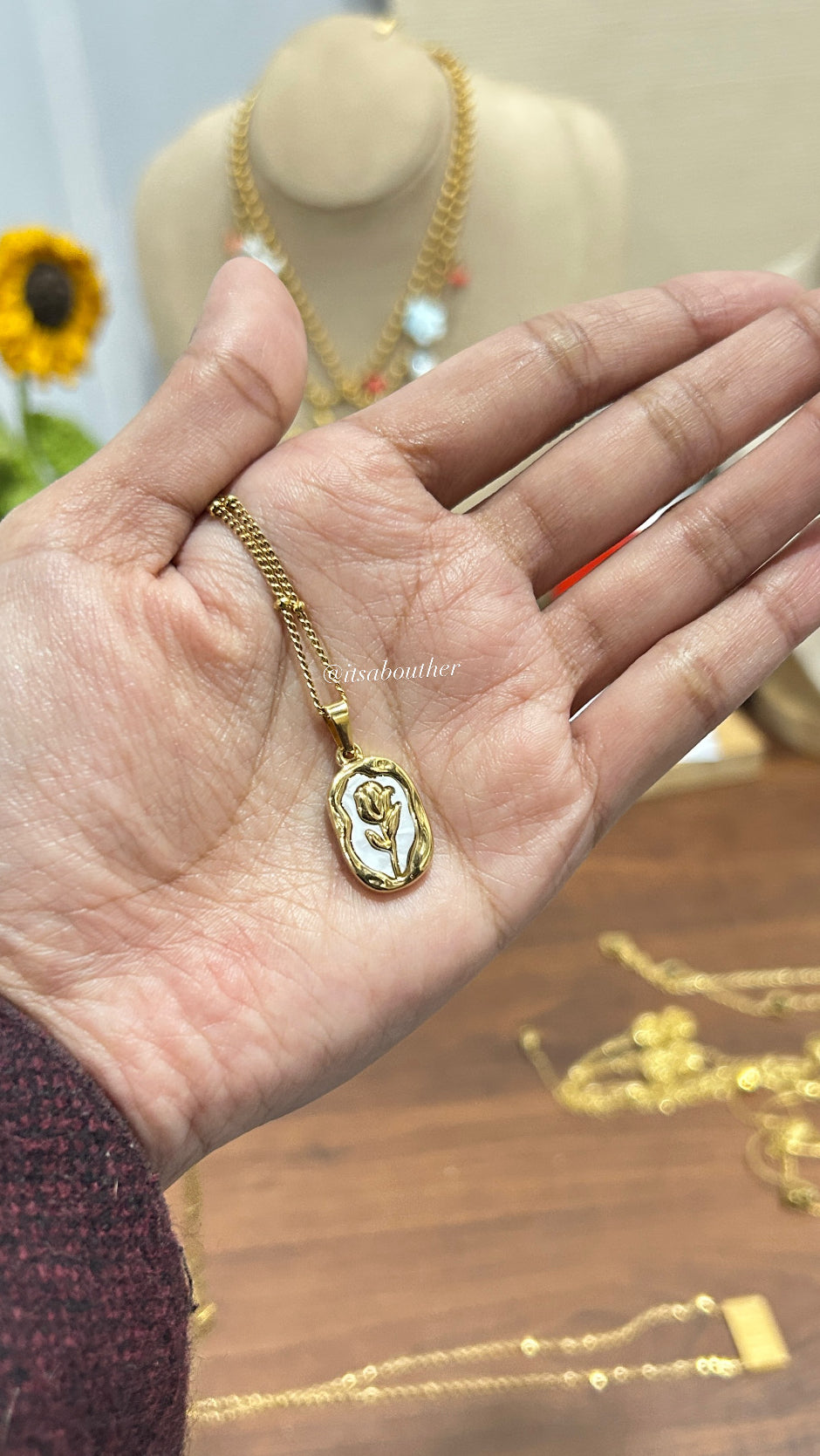 Rose Encarved Chain