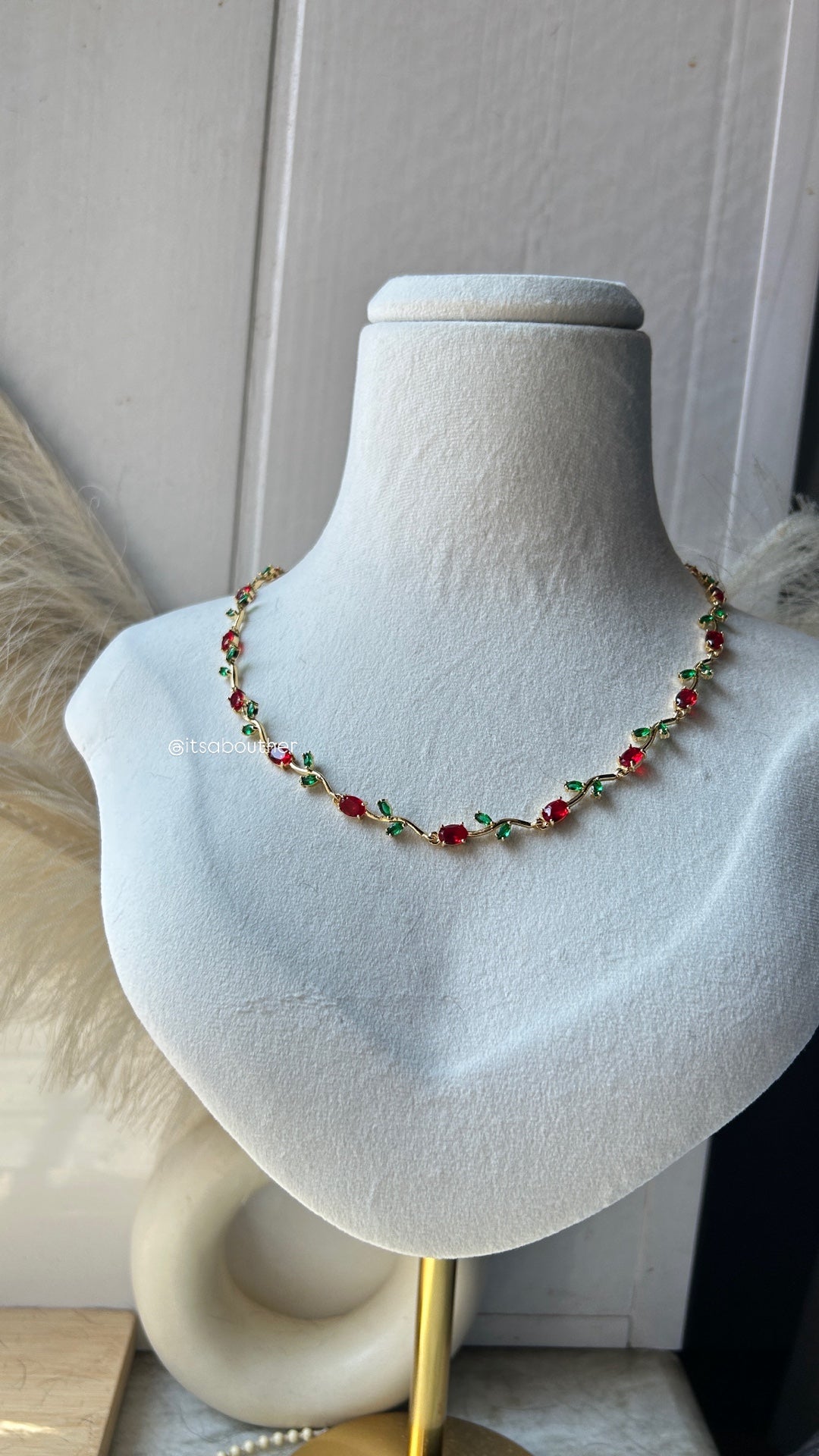 Red Green Crystal Tulip Choker