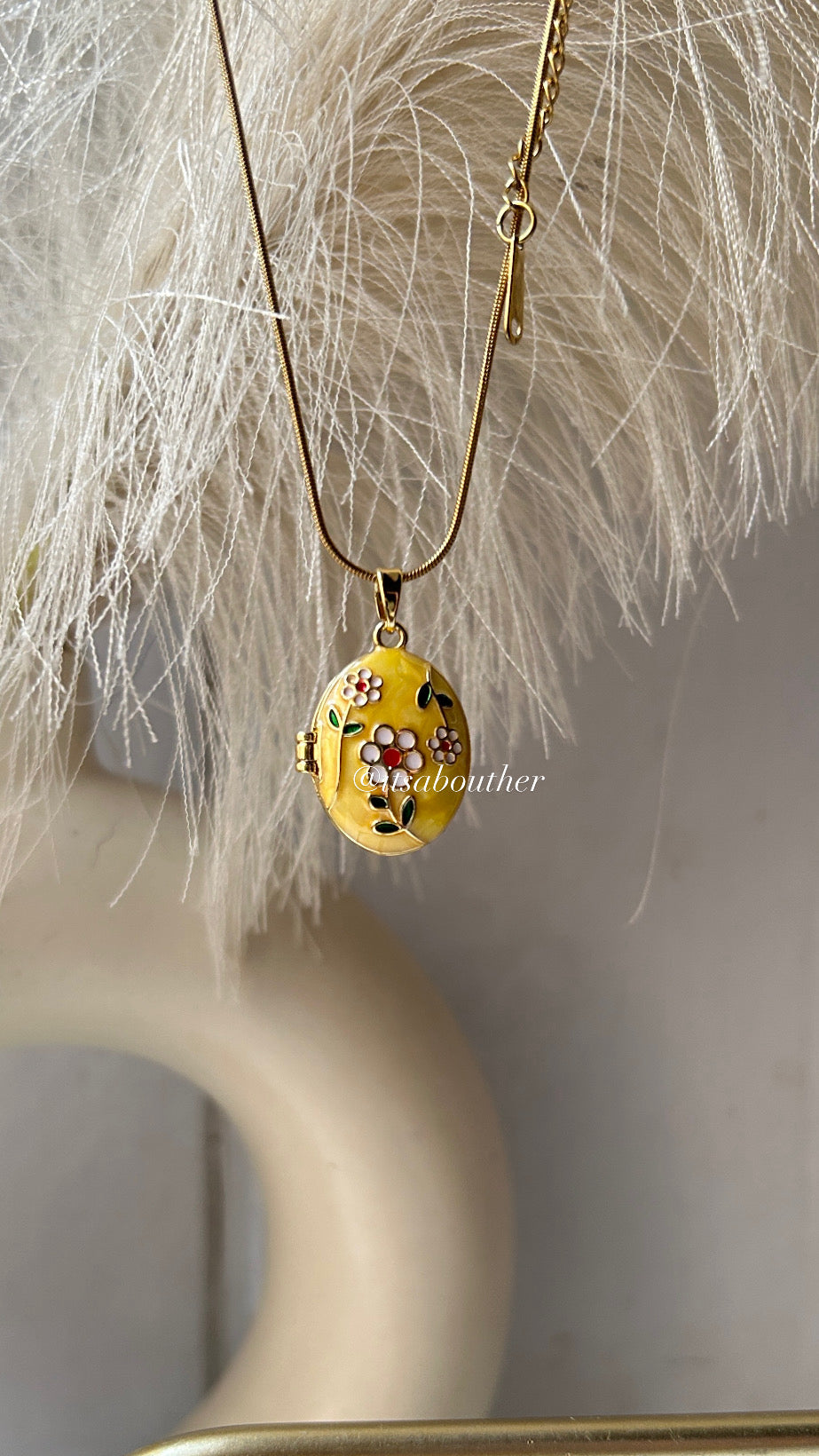Pastel Yellow MultiFlower Photoframe Pendant