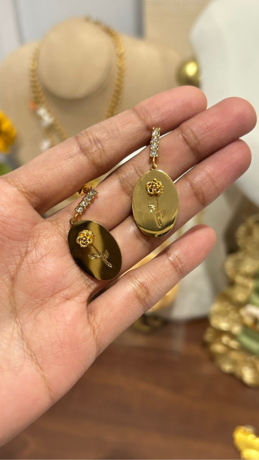 Rose Embedded Dangler