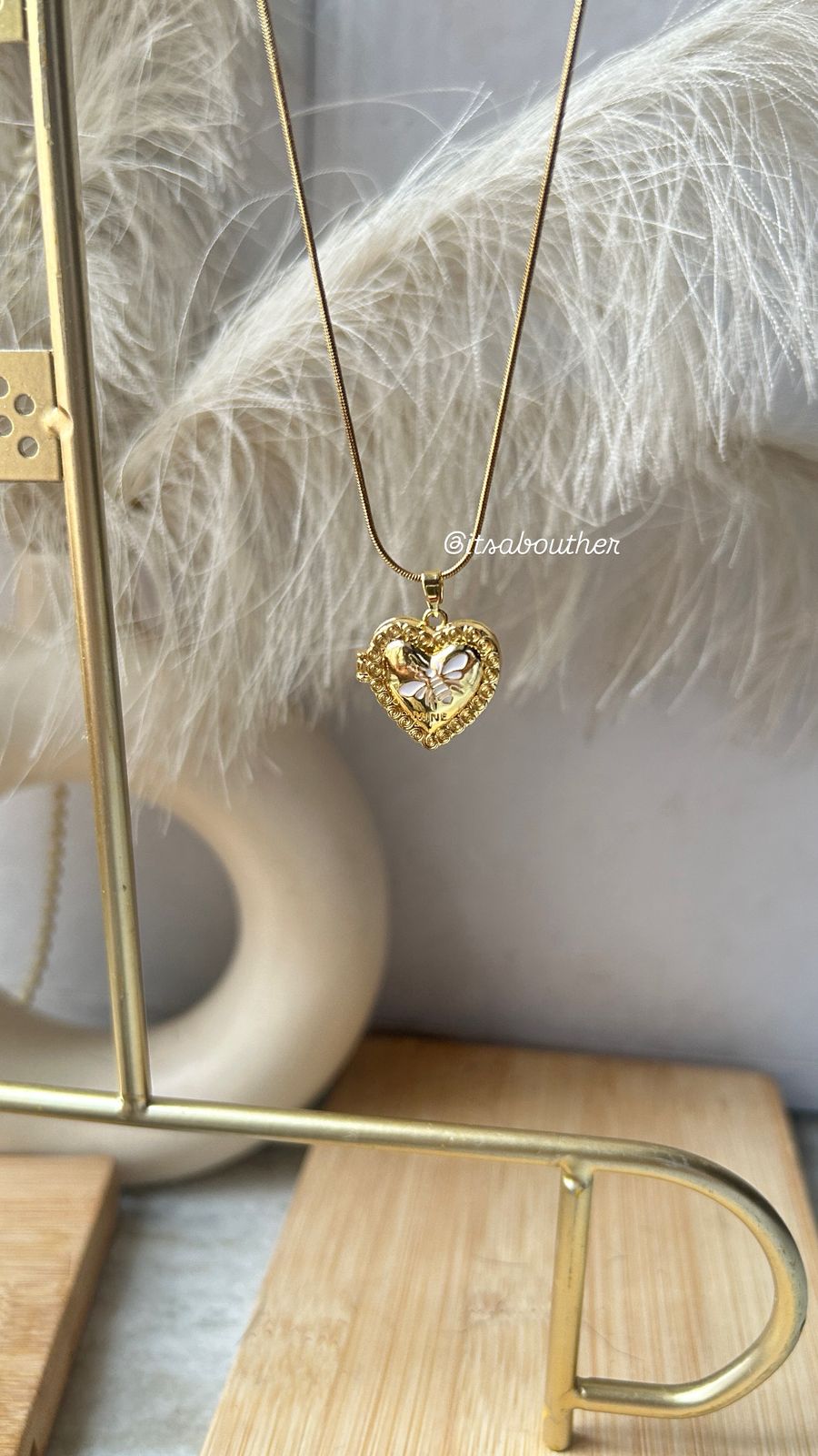 Heart With Bee Photoframe Chain
