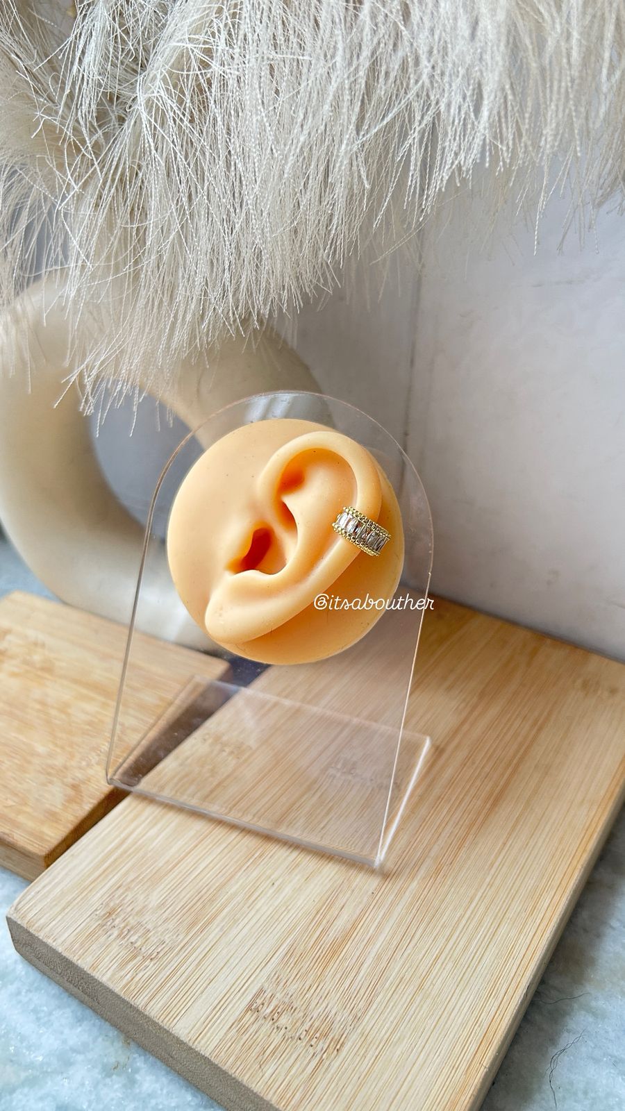 Single Band Crystal EarClip
