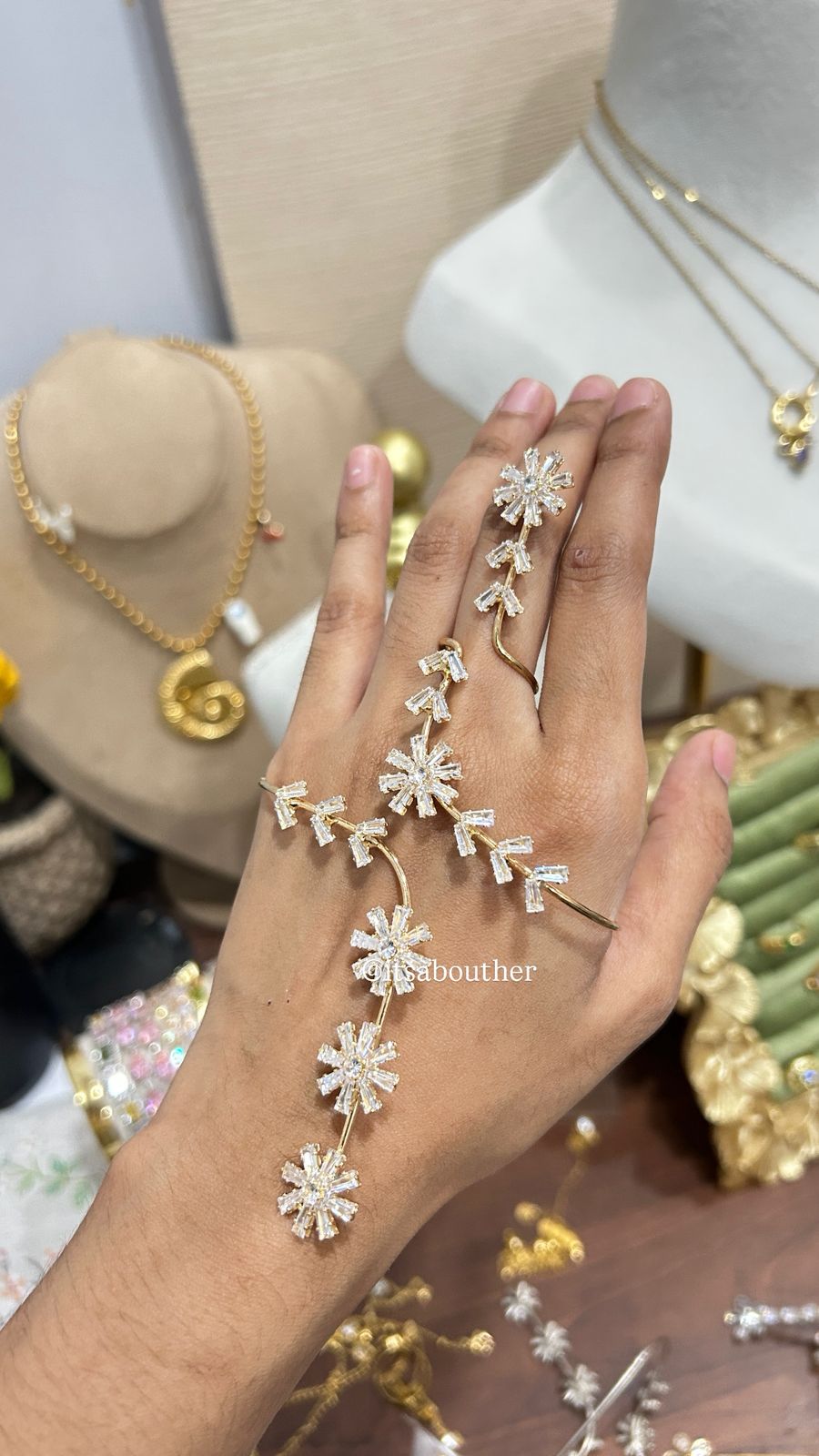 Hand Jewellery Design 1