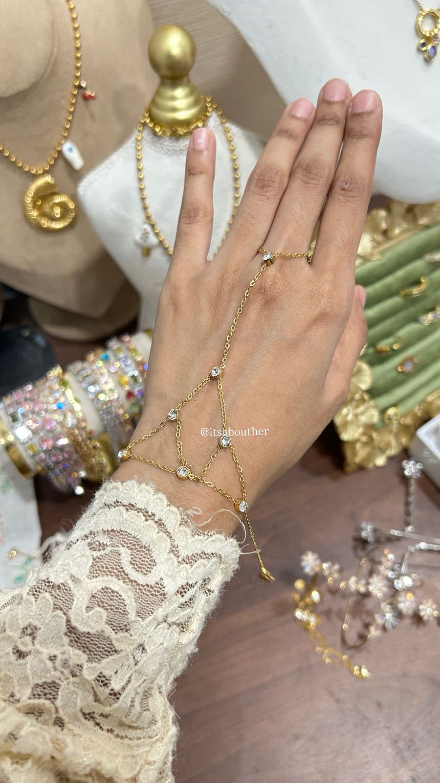 Netted Crystal HandChain