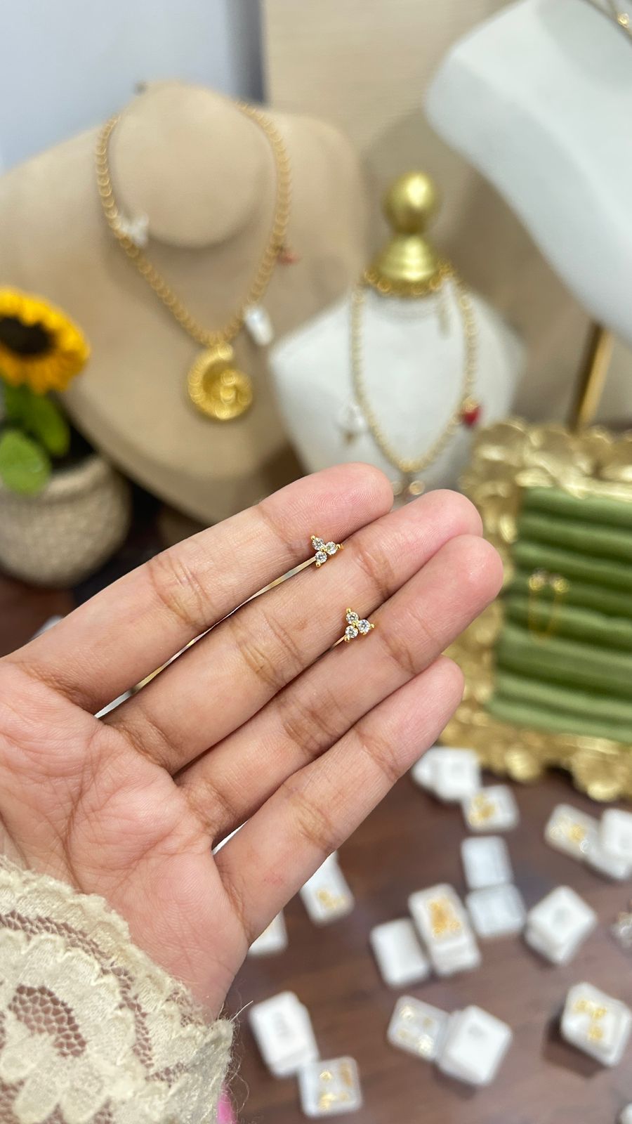 Ball Back Stud 10