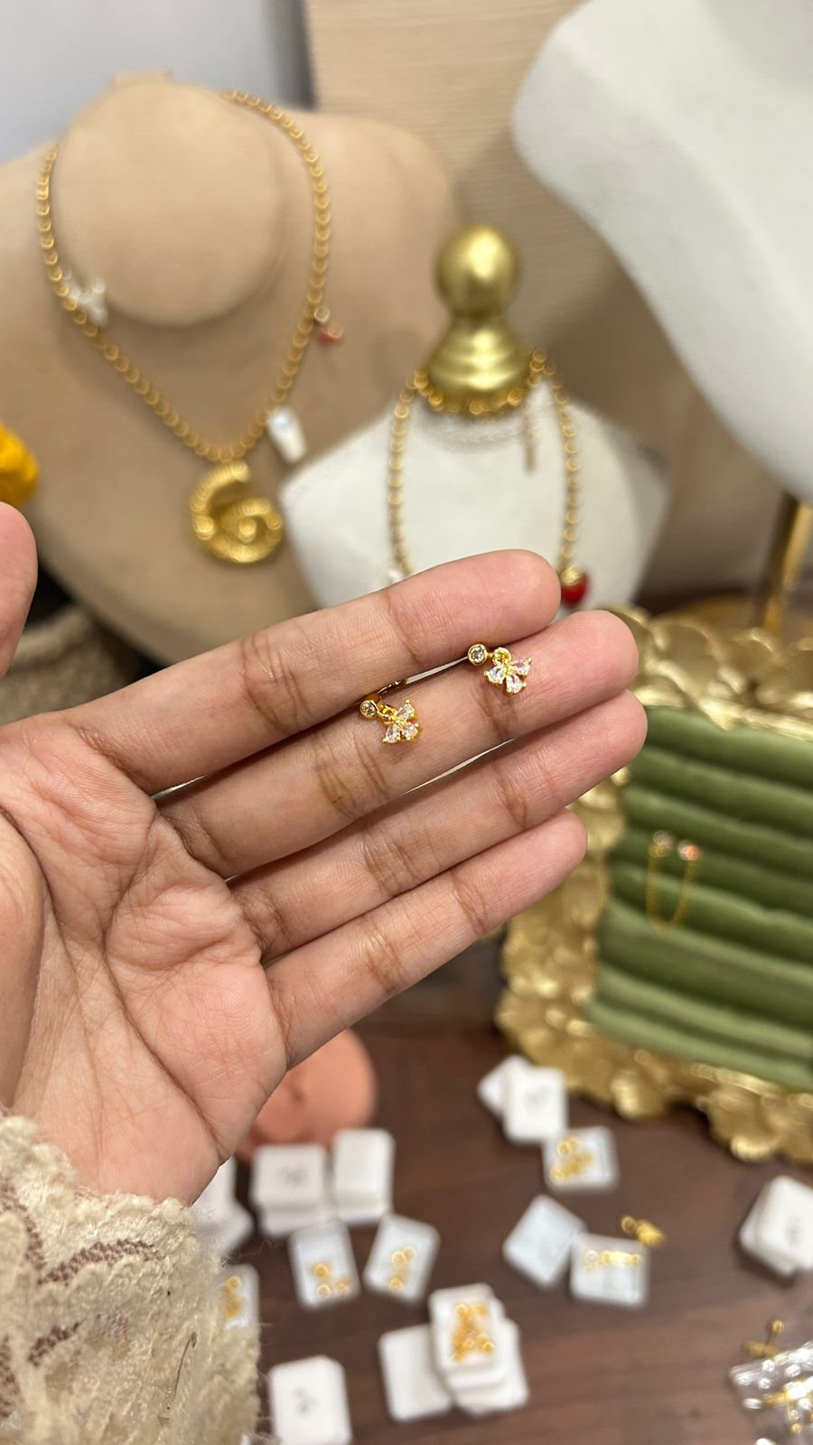 Ball Back Stud 5