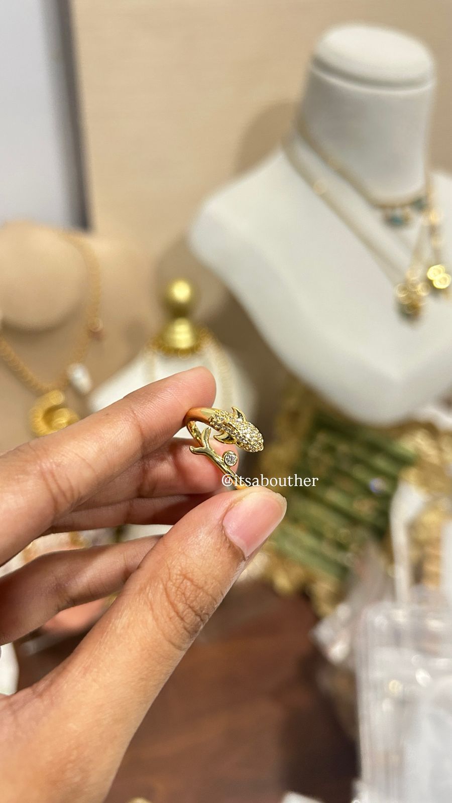 Crystal Dolphine Ring