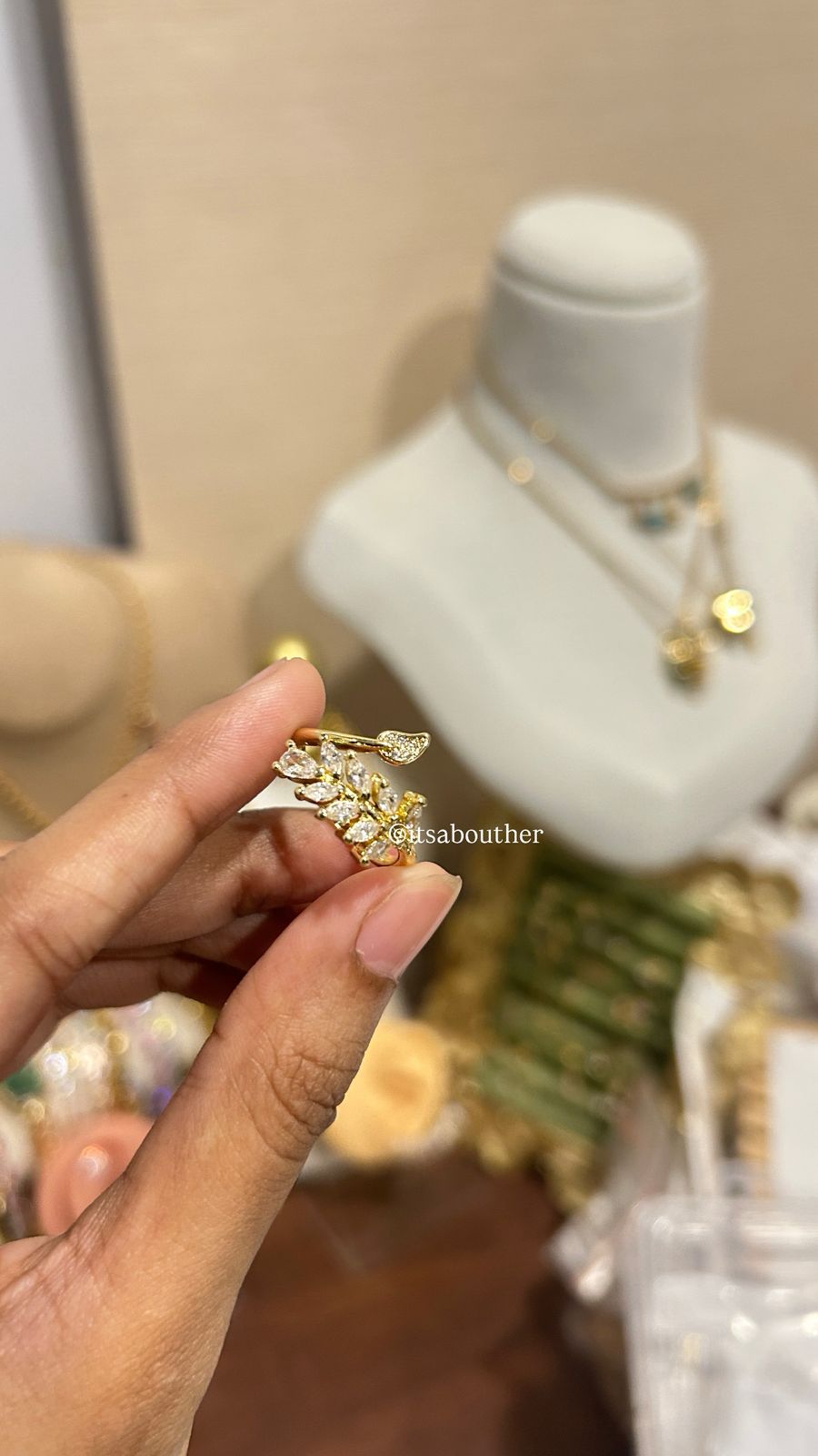 Crystal Leafy Pattern Ring