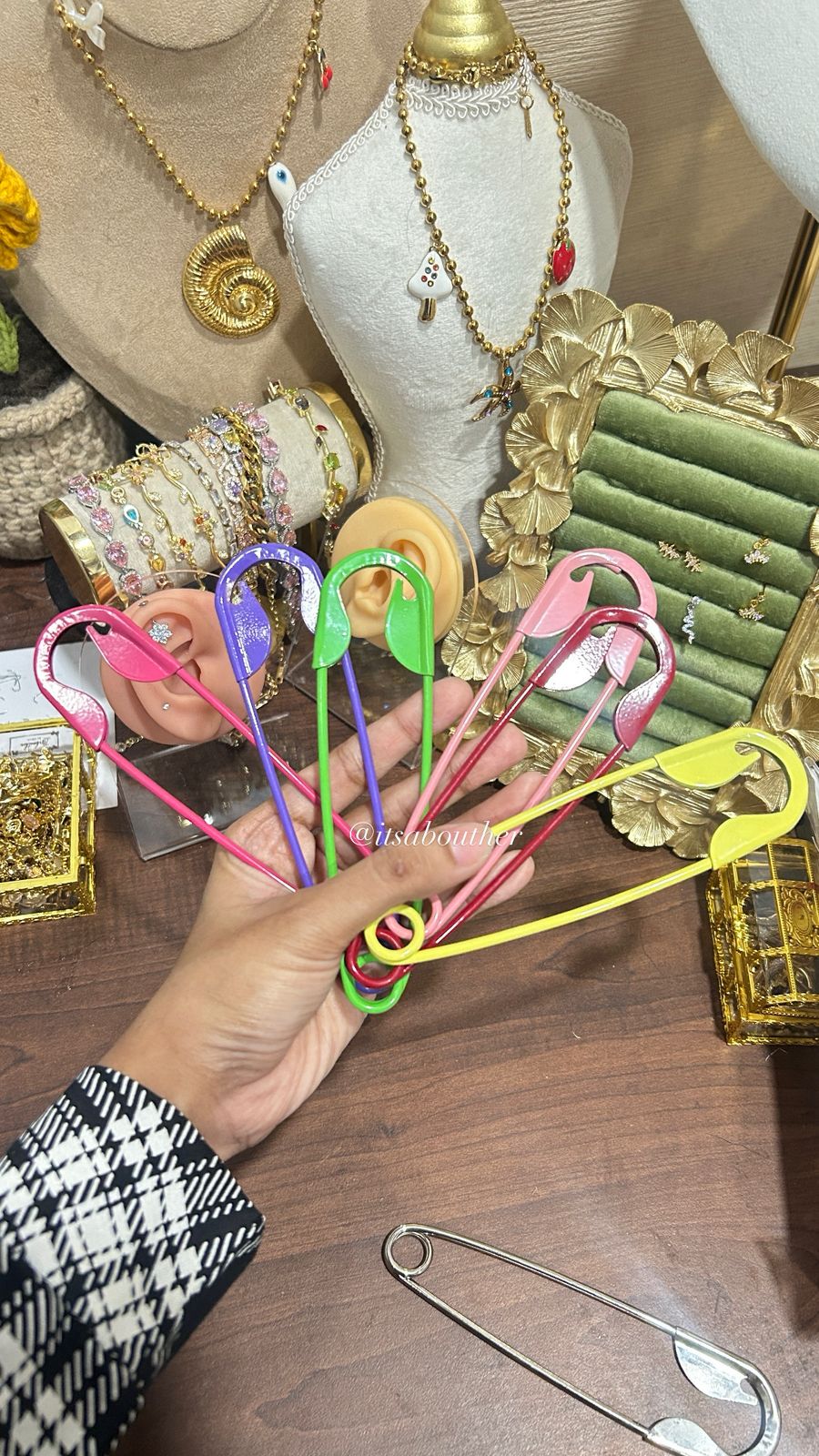Color Safety Pin