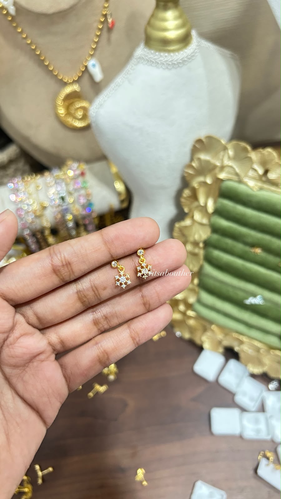 SnowFlake BallBack Stud