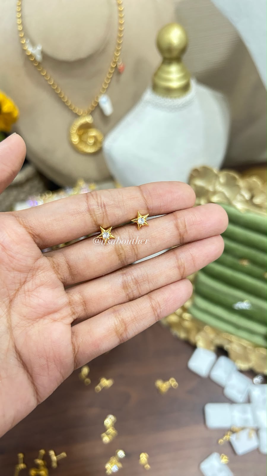 Single Solitaire Studded Star BallBack Stud
