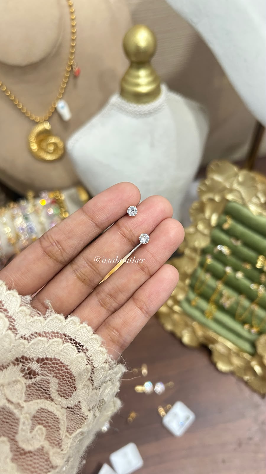Golden BallBack Stud (Minimal)