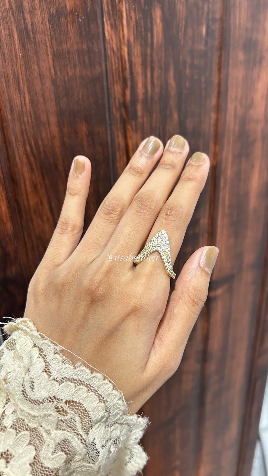 Studded V Ring Design 1(Adjustable)