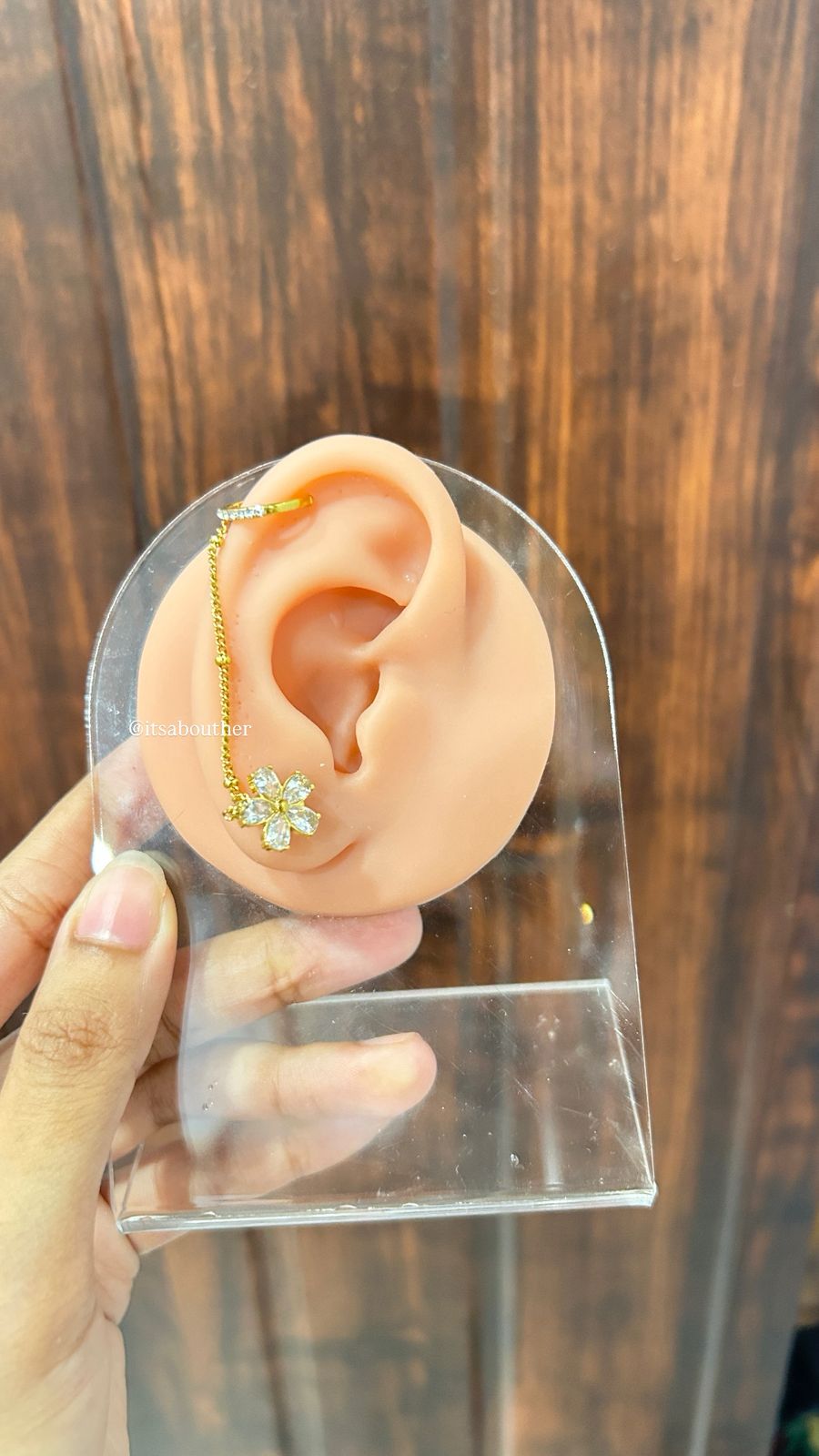 Single Crystal Flower SingleEar Connected Cuff