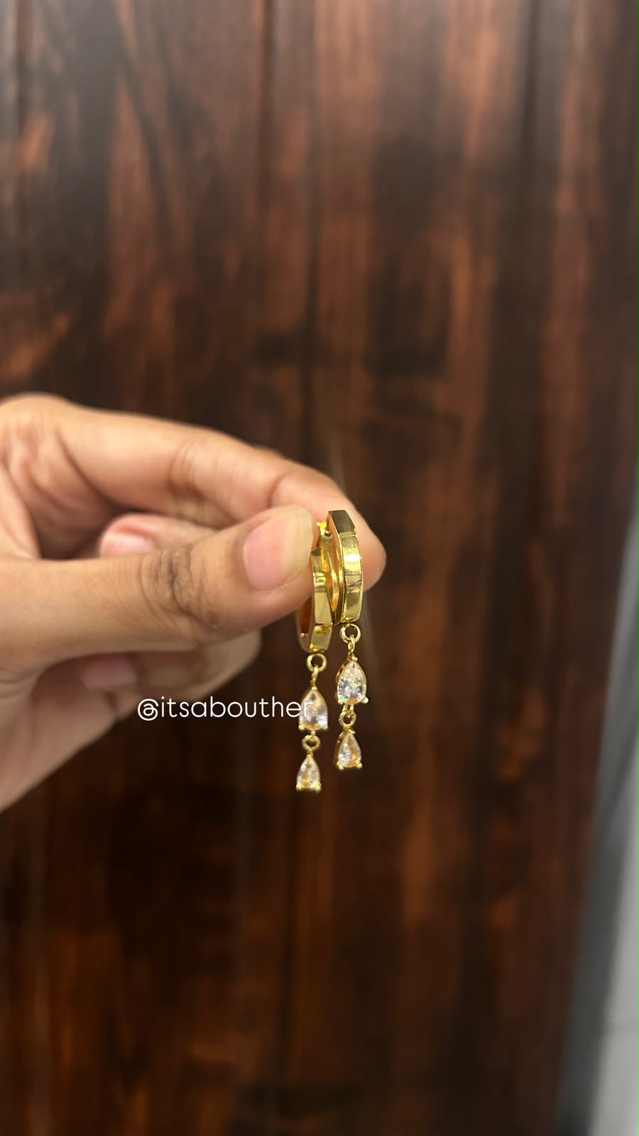 Hoop With 2 Crystal