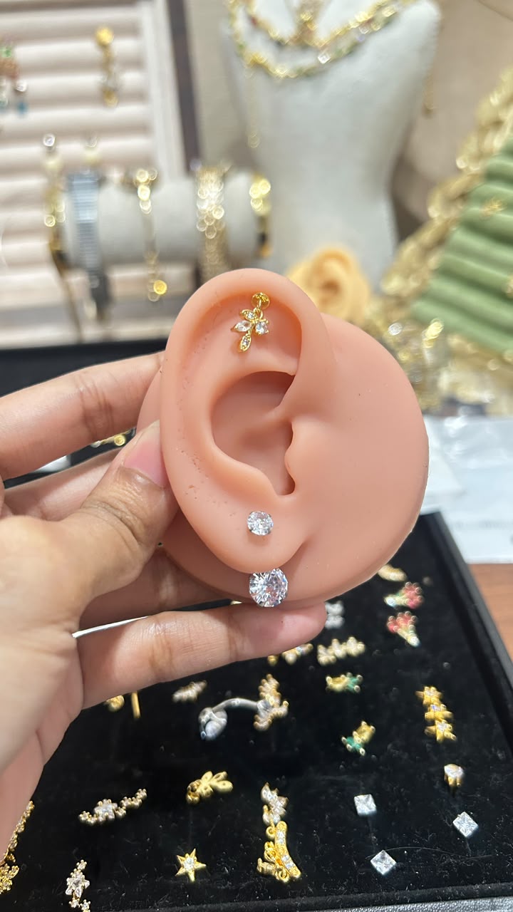 Large Solitaire HorseShoe Stud