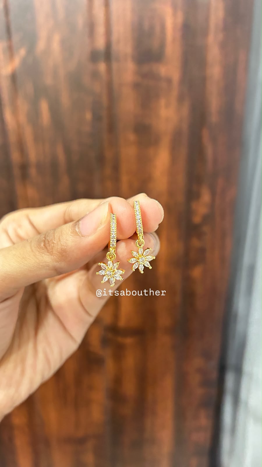 Crsytal Flower Mini Huggies Design2