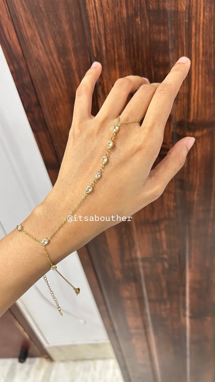 Delicate HandChain White Crystal