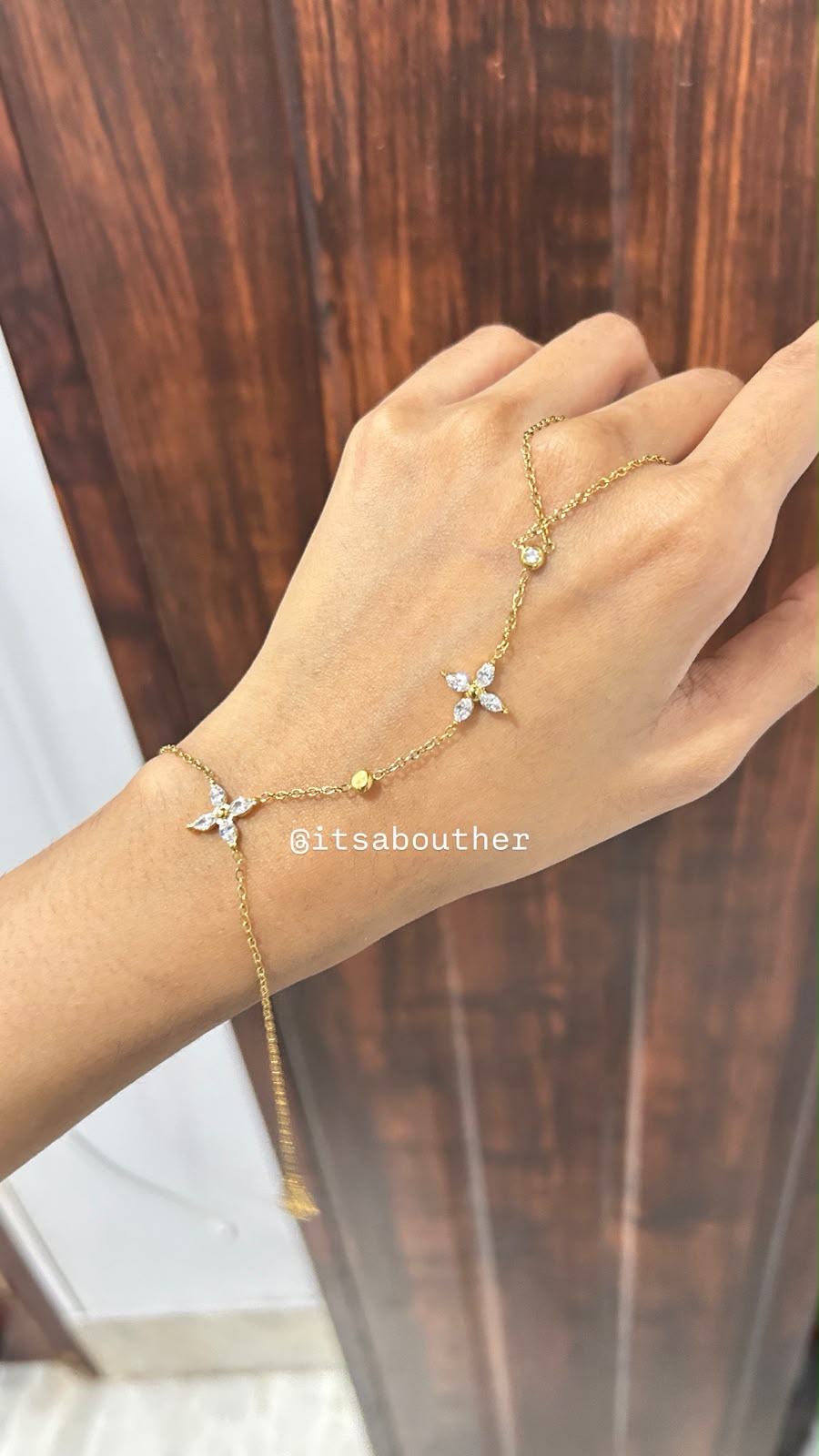 Mini Flower HandChain 2