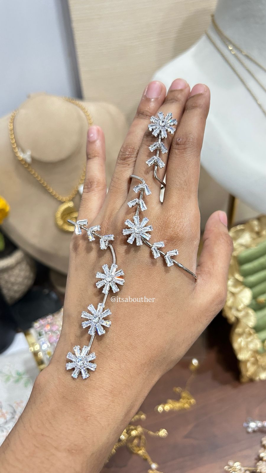 Hand Jewellery Design 1