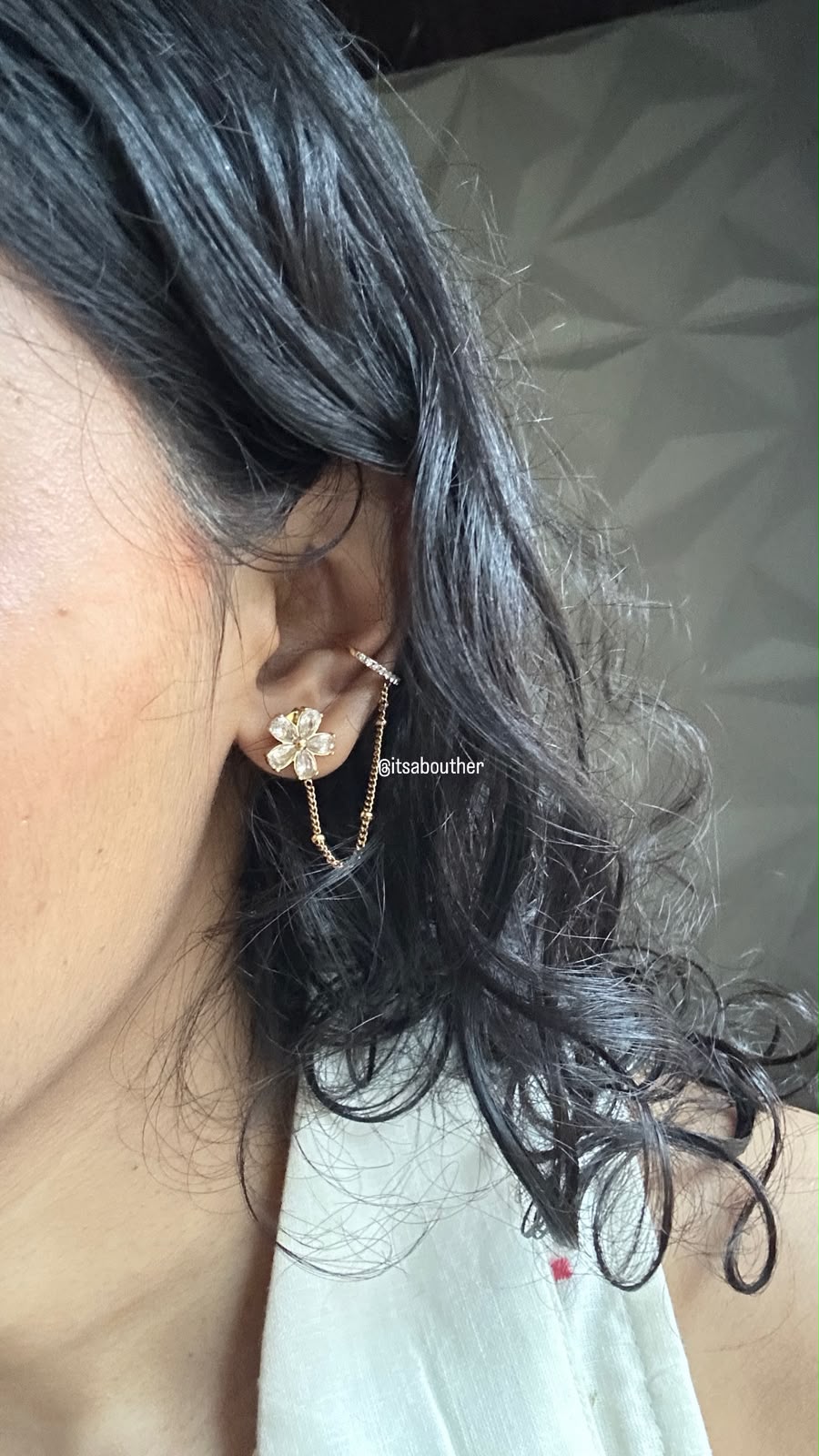 Single Crystal Flower SingleEar Connected Cuff