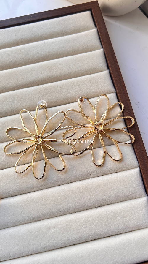 Chunky Flower Earring