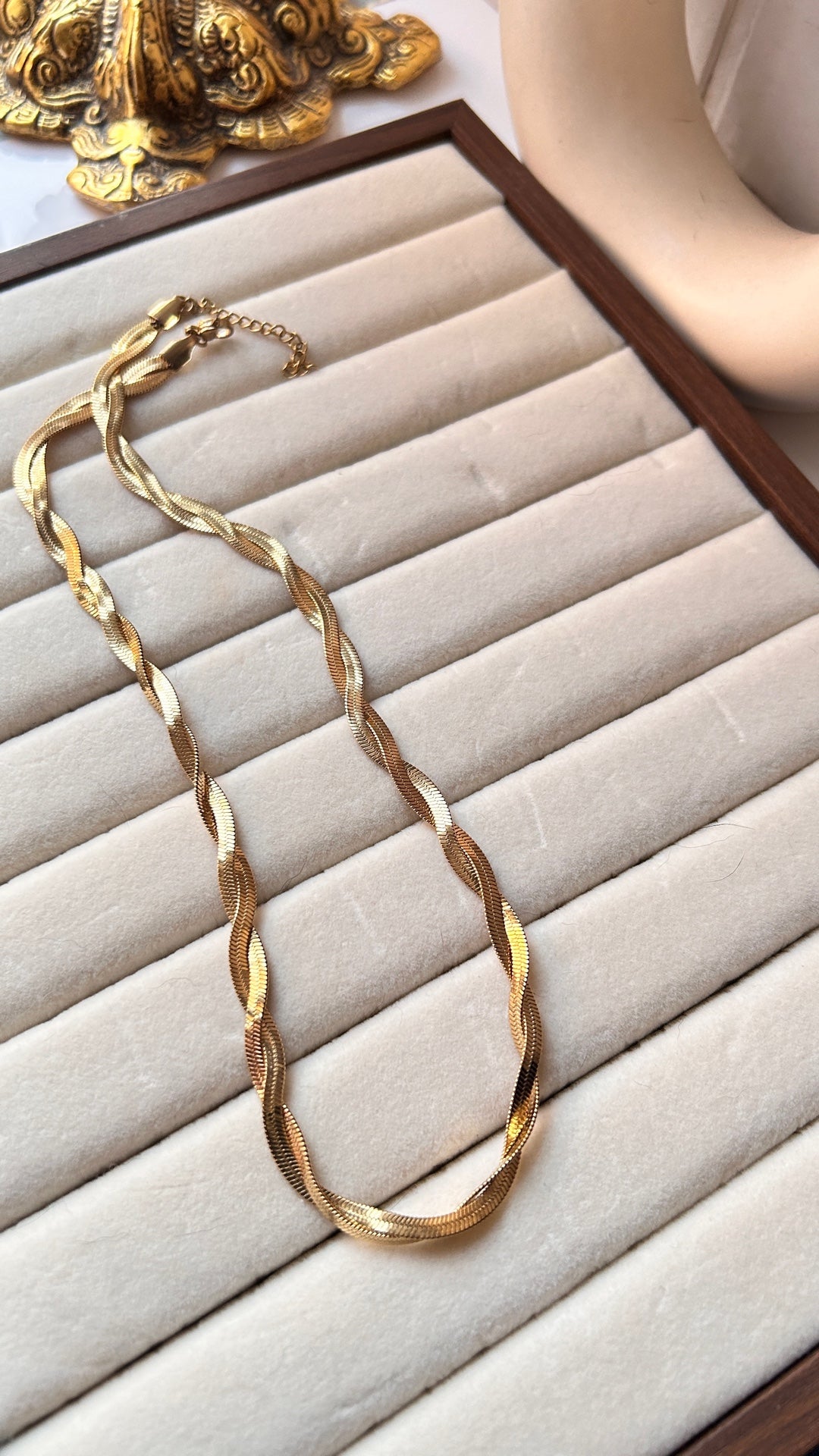 Twisted Chain