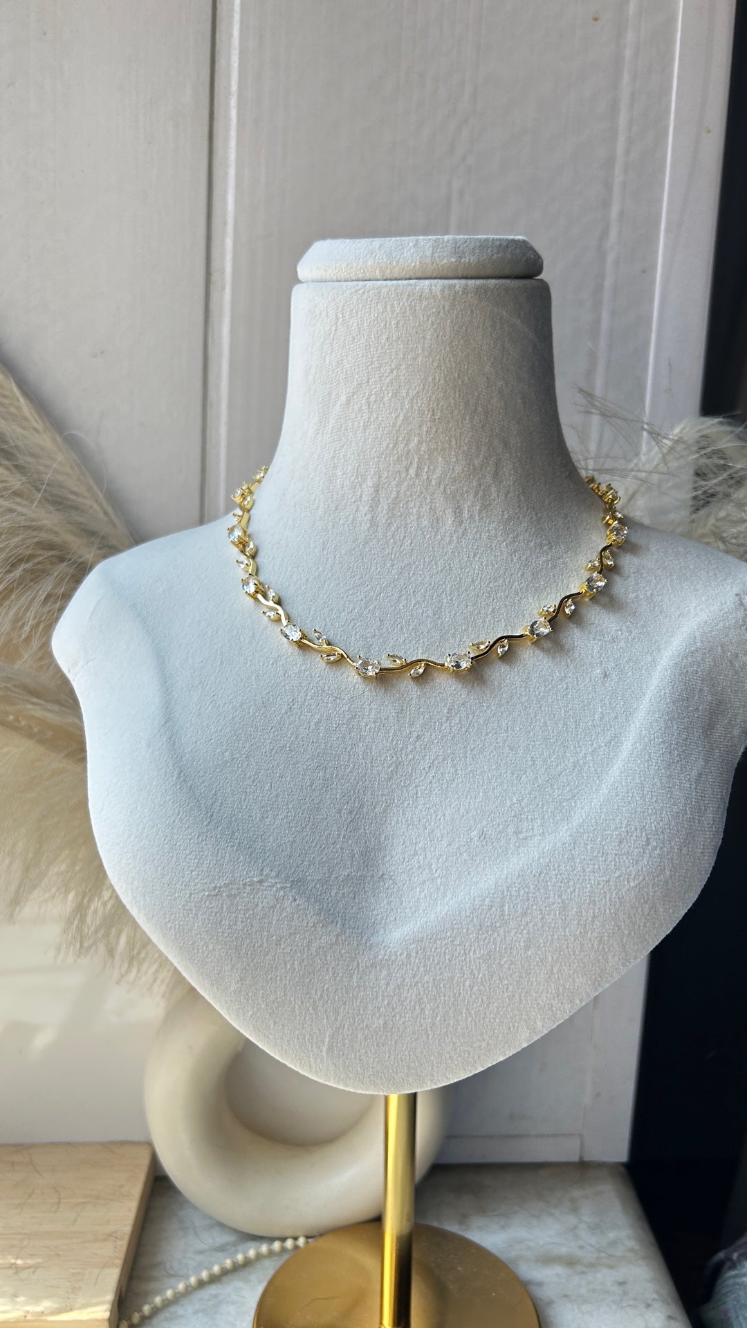 Crystal White Tulip Choker