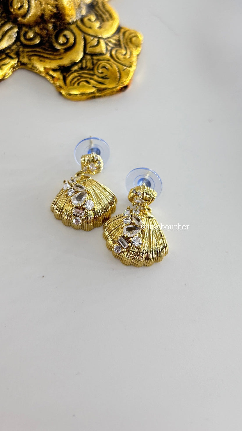 Crystal Shell Dangler