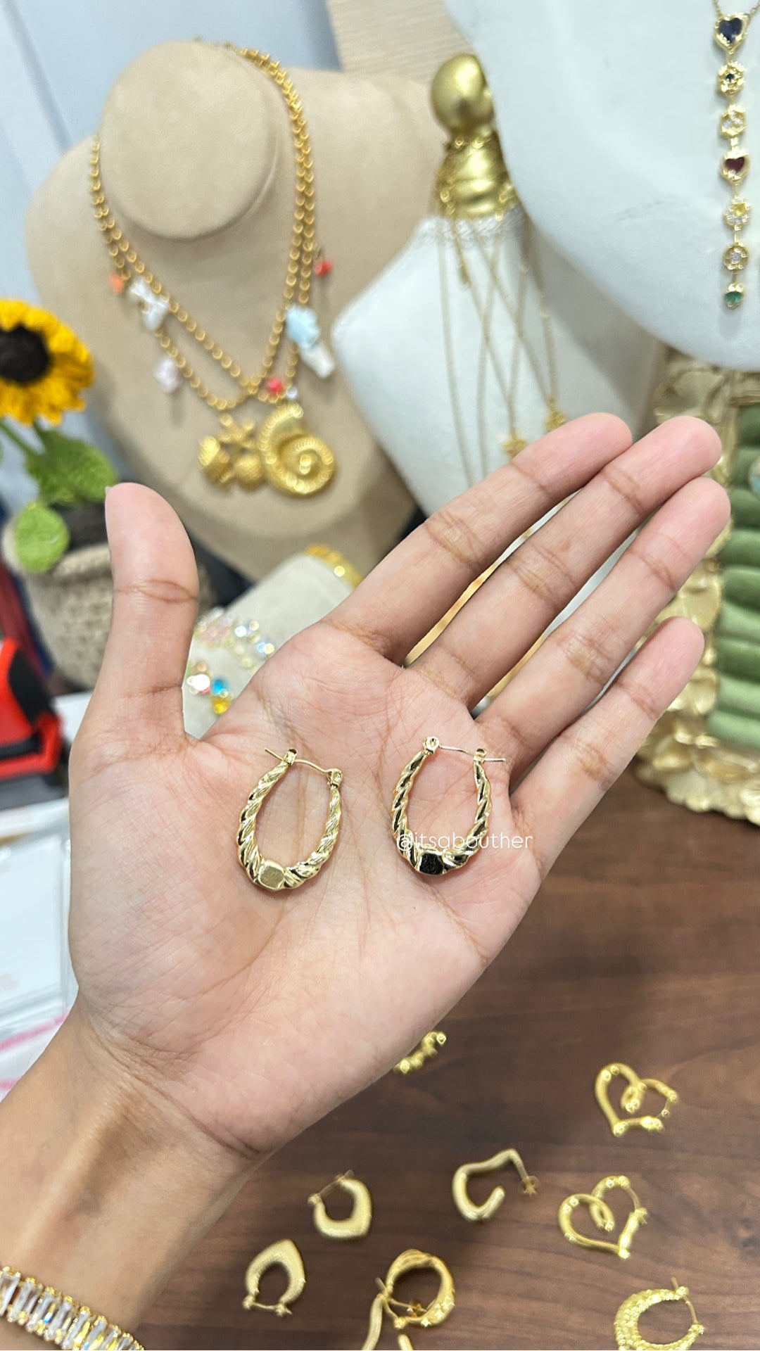 Dainty Hoop 25