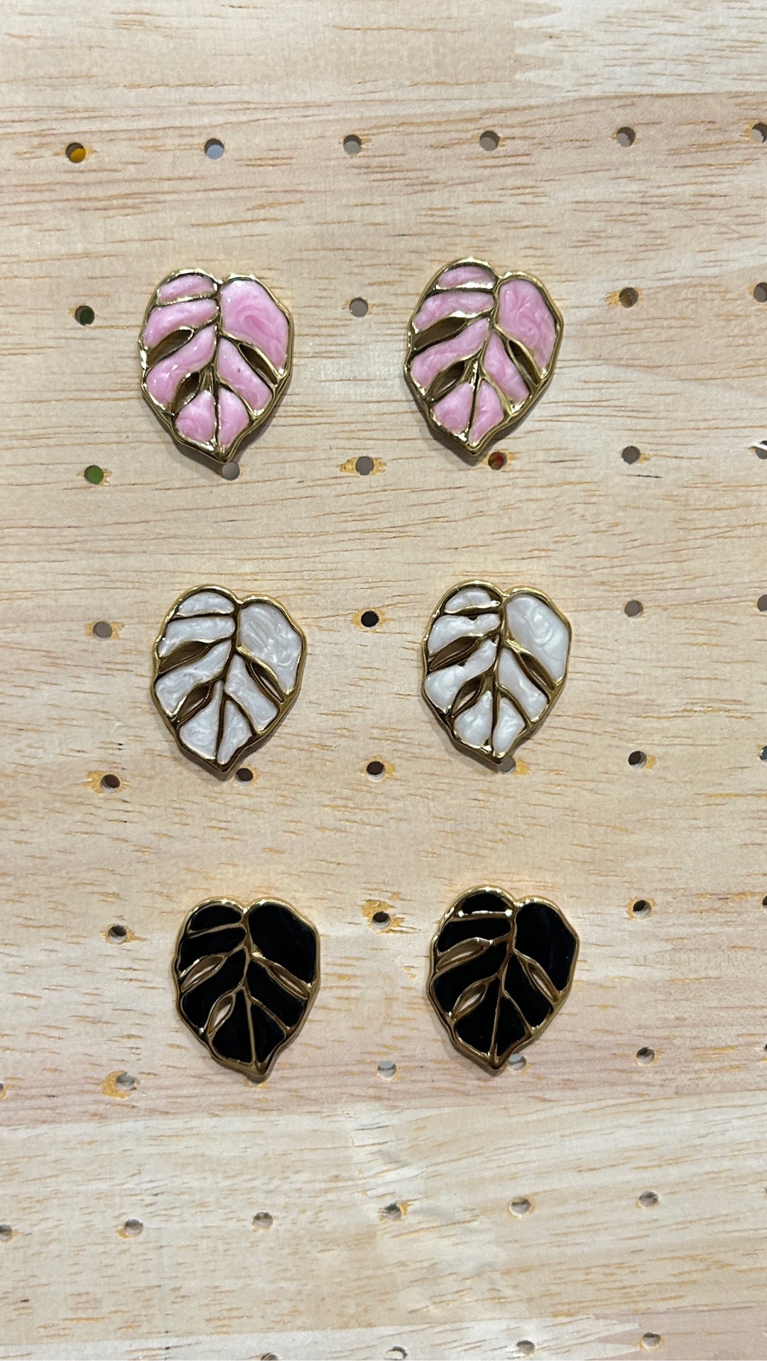 Palm Leaf Stud