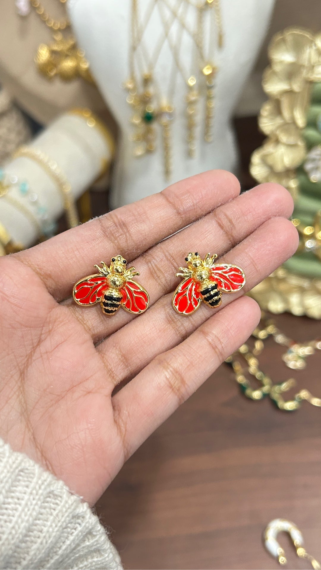 Bee Stud