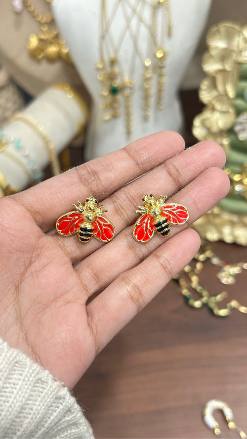 Bee Stud
