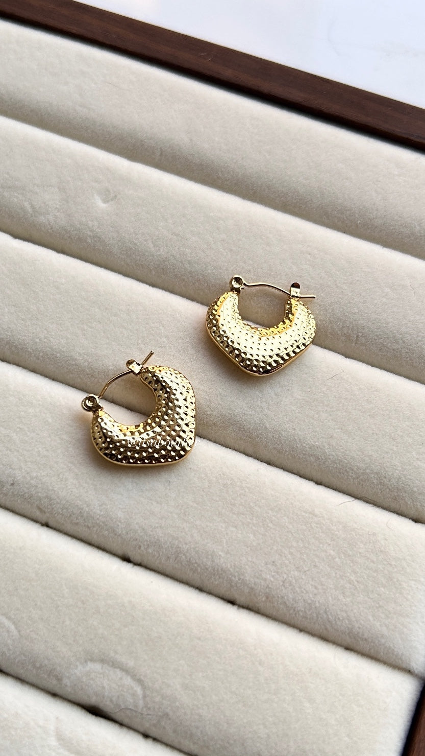 Dainty Hoop 10