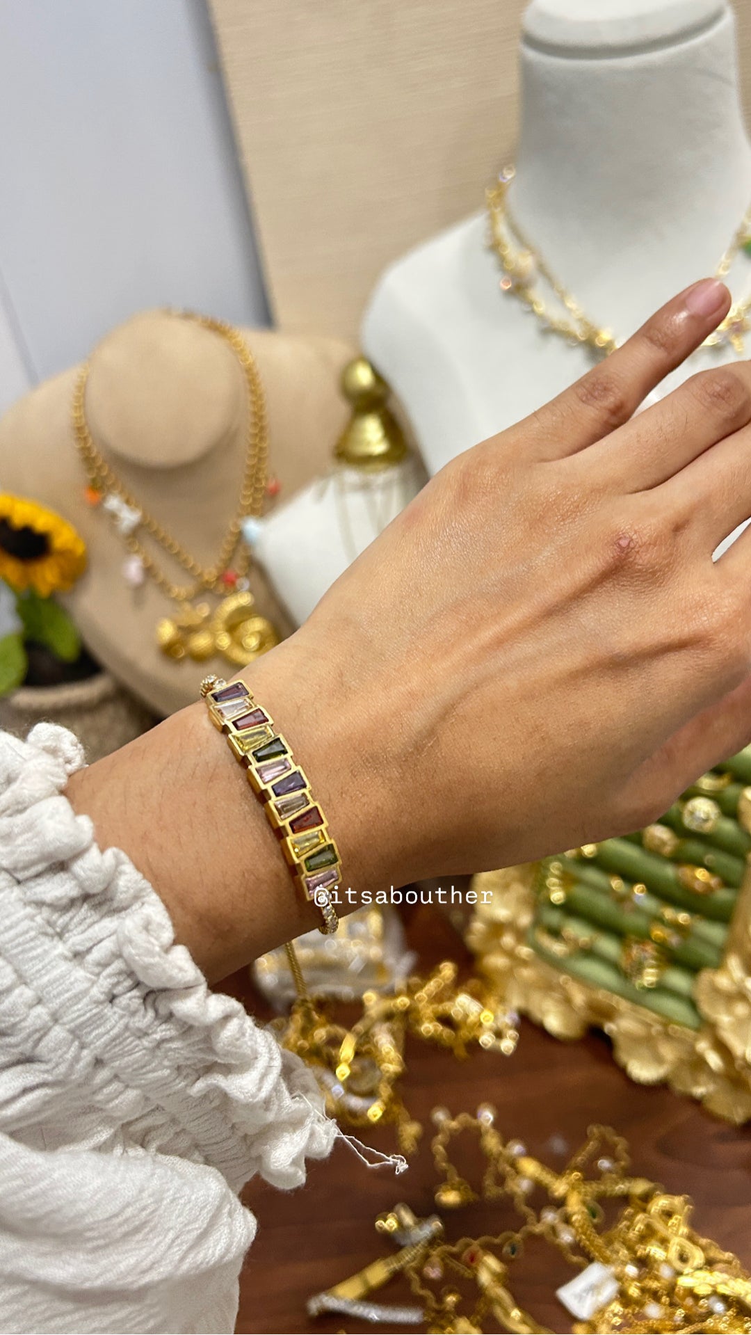 Multi Crystal Adjustale Bracelet